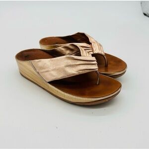 Fitflop Women's Sandals in Metallic Pink Size 9.5 41